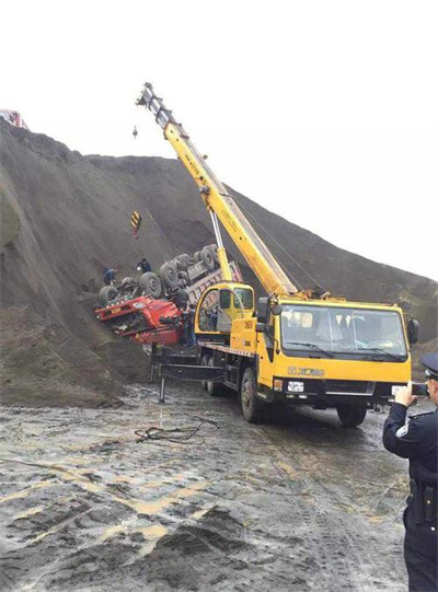 玛纳斯上犹道路救援